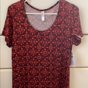 Medium Lularoe Classic Tee